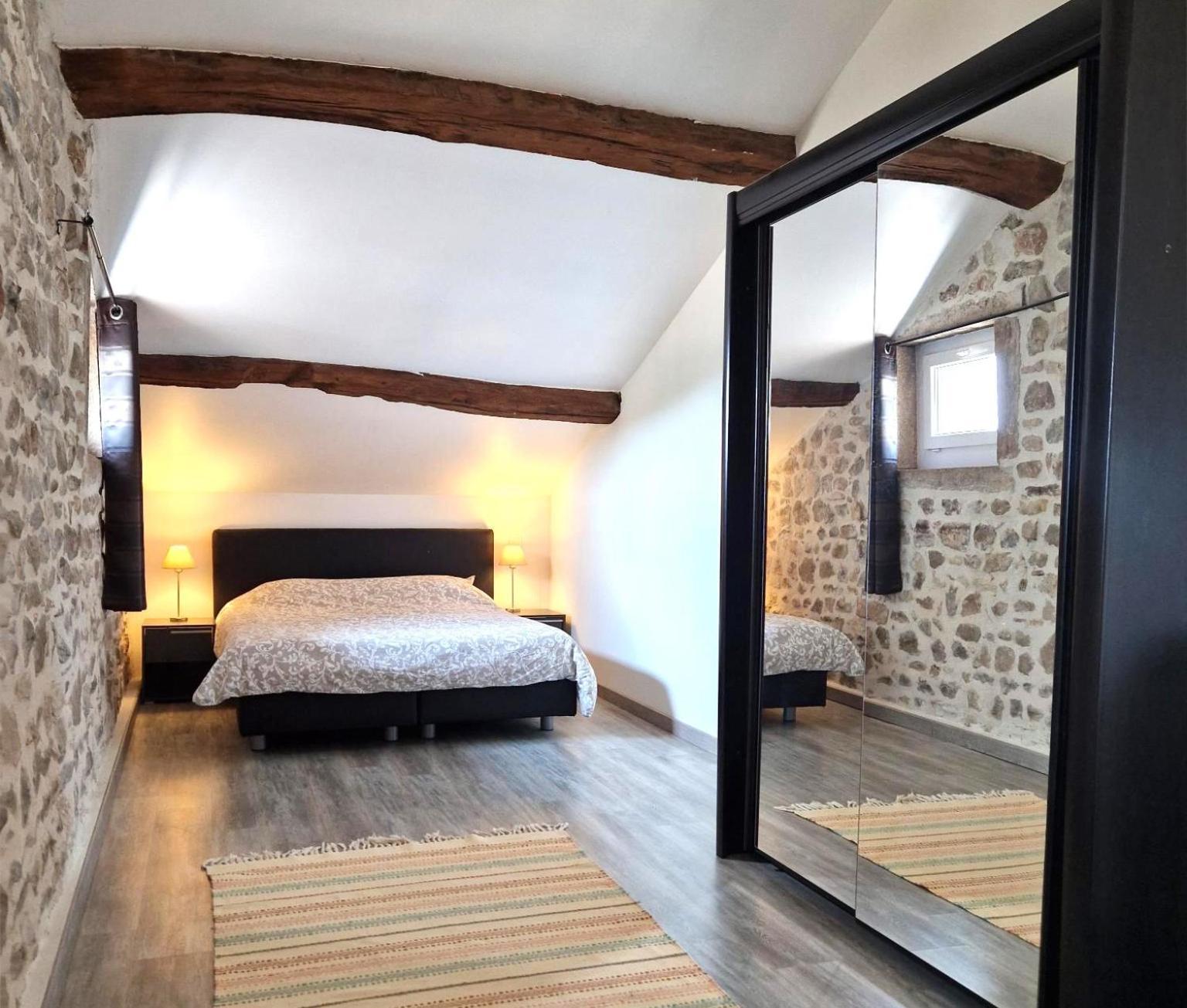 Les Hauts De Cluny Exterior photo