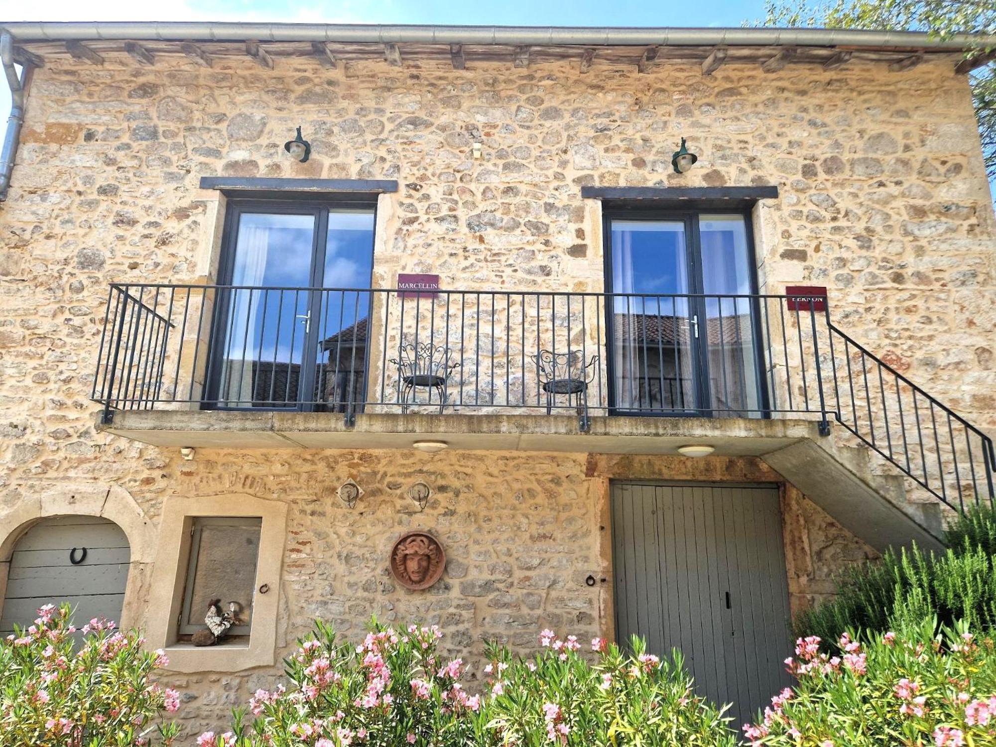 Les Hauts De Cluny Exterior photo